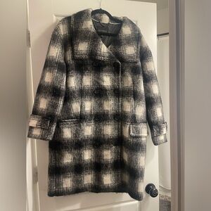 BRAND NEW with out tags size Medium Ladies Coat